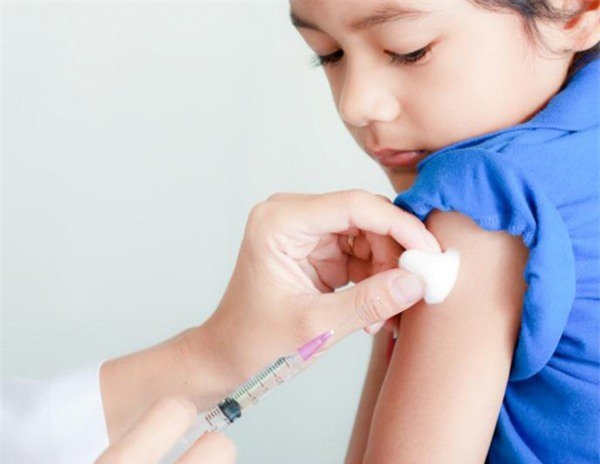 Thủ tướng yêu cầu Bộ Y tế nghiên cứu việc tiêm vaccine phòng COVID-19 cho trẻ 3-5 tuổi